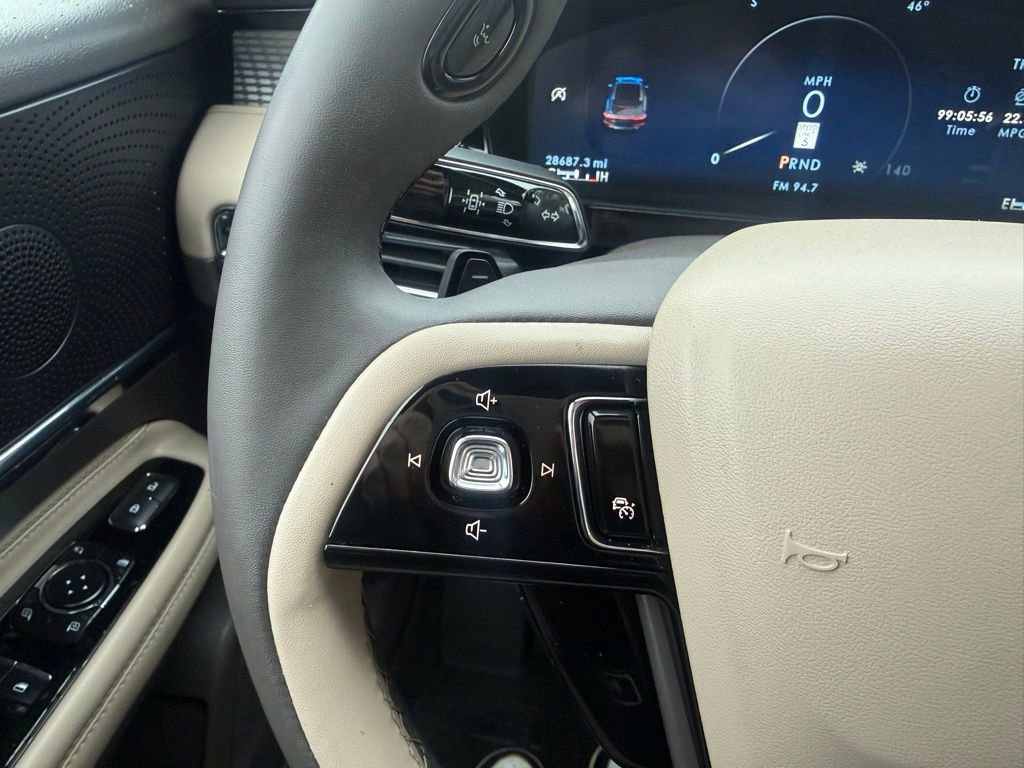 Used 2023 Lincoln Corsair AWD w/ Equipment Group 101A image 13
