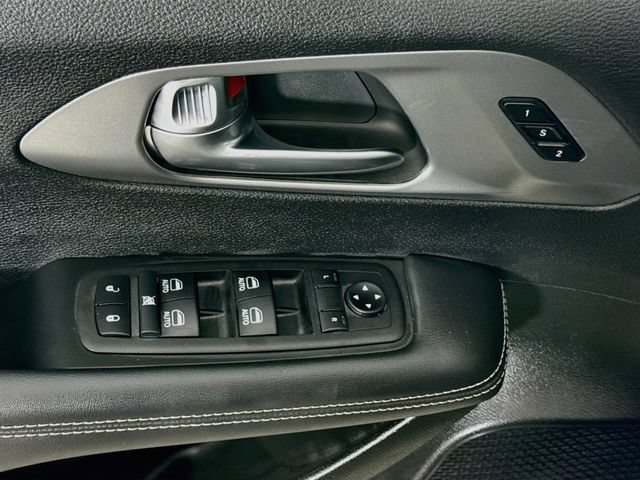 Used 2026 Chrysler Pacifica Select AWD/4WD image 17