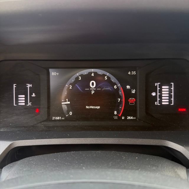 Used 2025 Toyota 4Runner SR5 AWD/4WD image 17