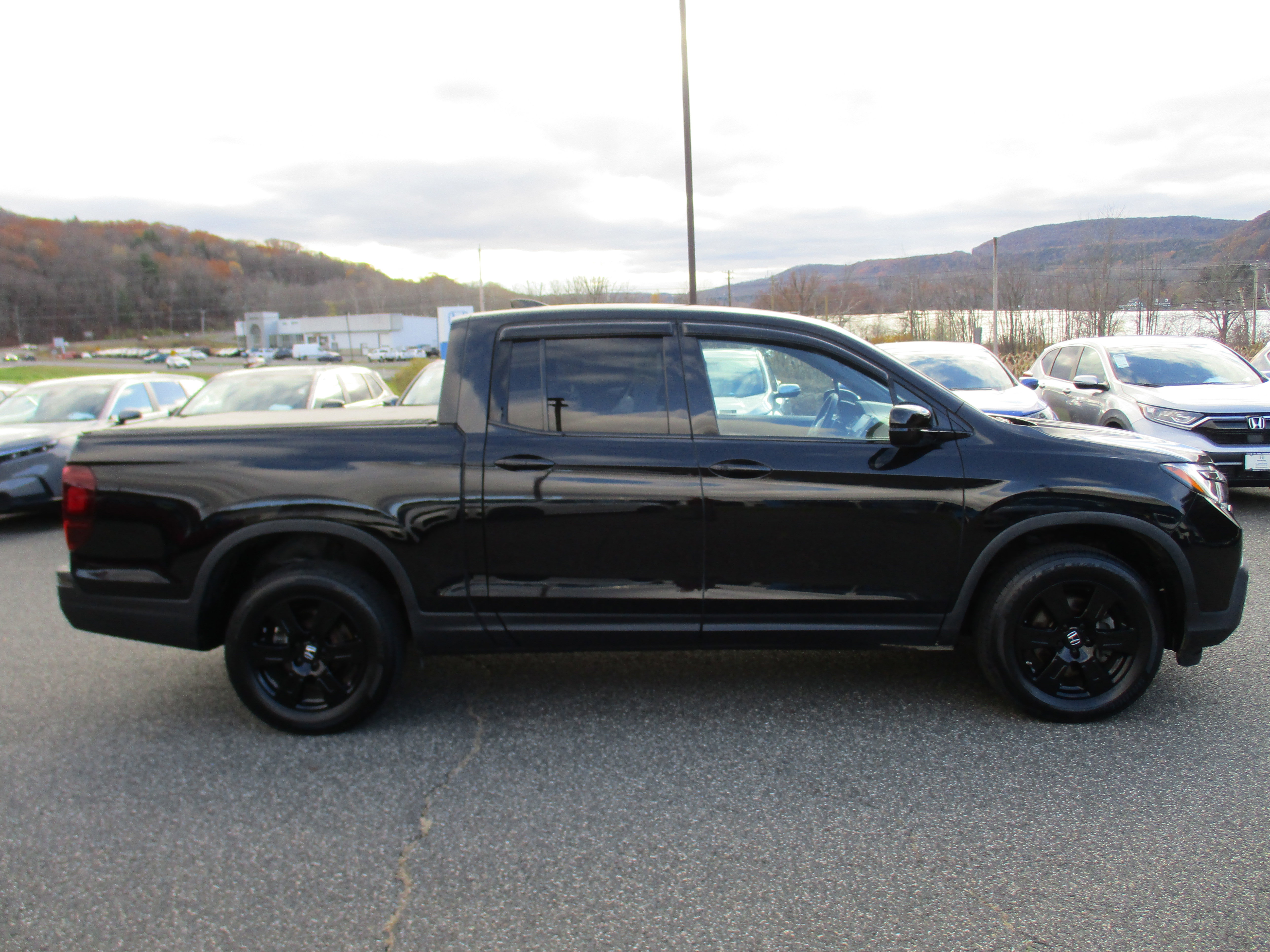Certified 2020 Honda Ridgeline Black Edition image 4