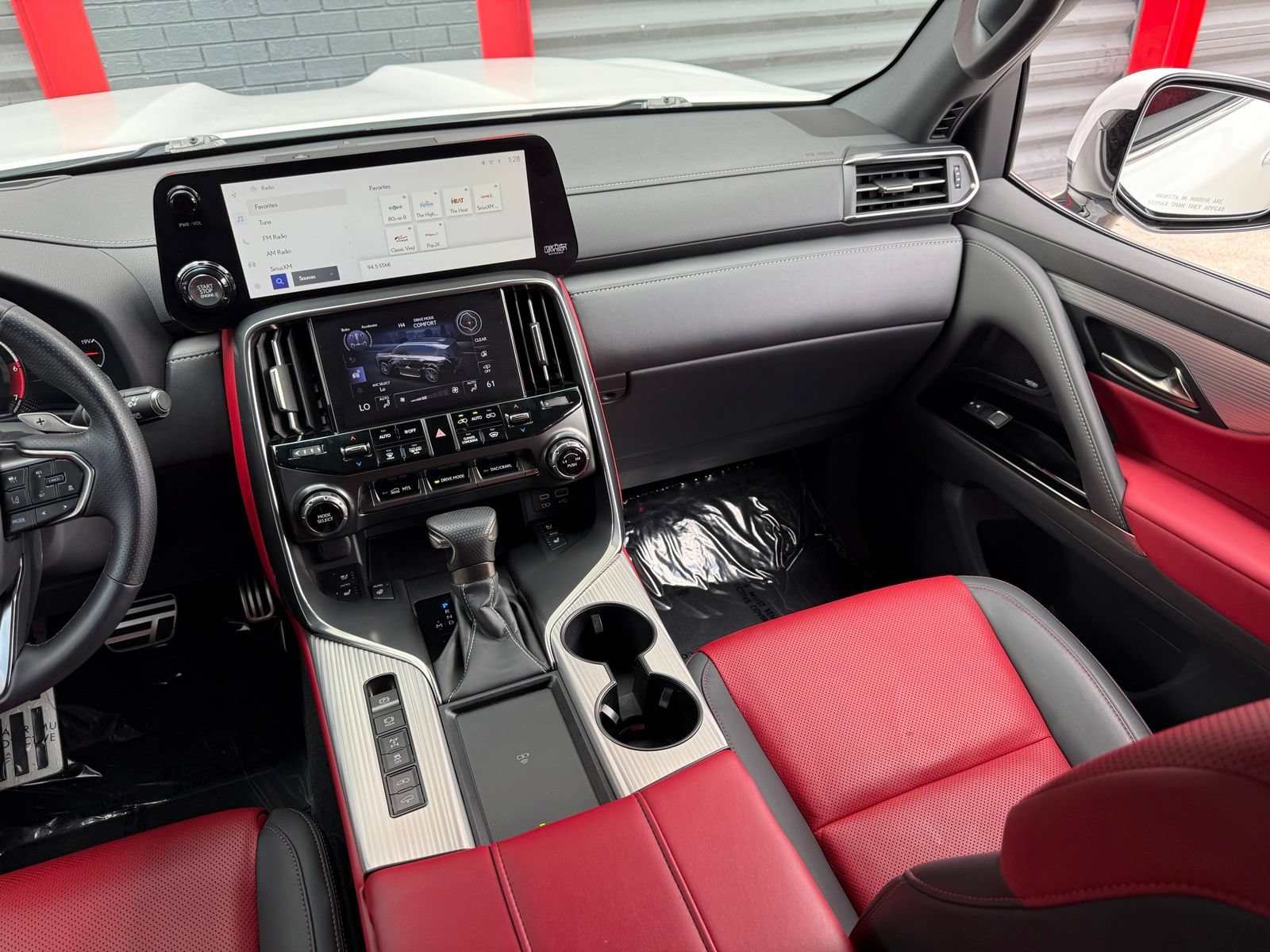 Used 2024 Lexus LX 600 F Sport AWD/4WD image 40