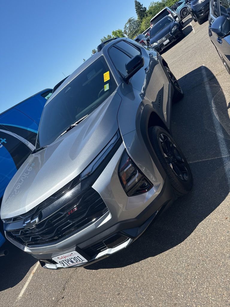 Used 2025 Chevrolet Equinox RS w/ Safety and Technology Package image 1