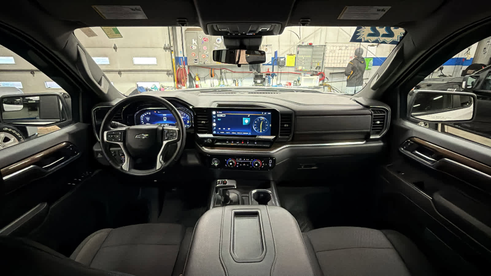 Certified 2022 Chevrolet Silverado 1500 RST image 24