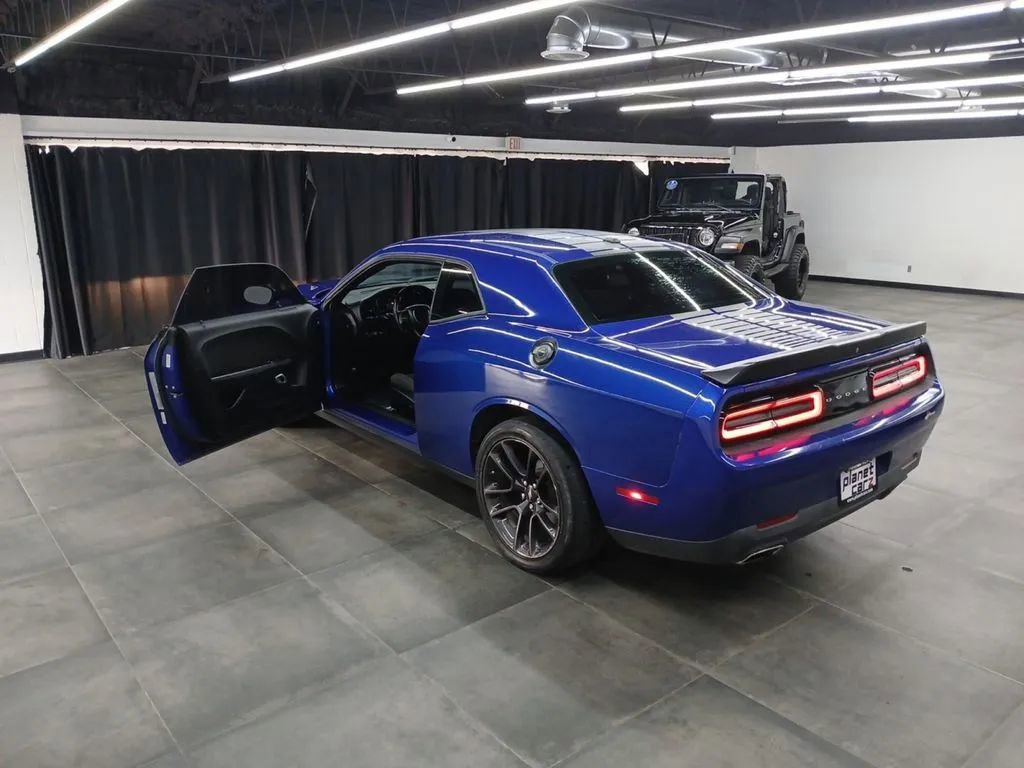 Used 2019 Dodge Challenger SXT w/ Blacktop Package RWD image 32