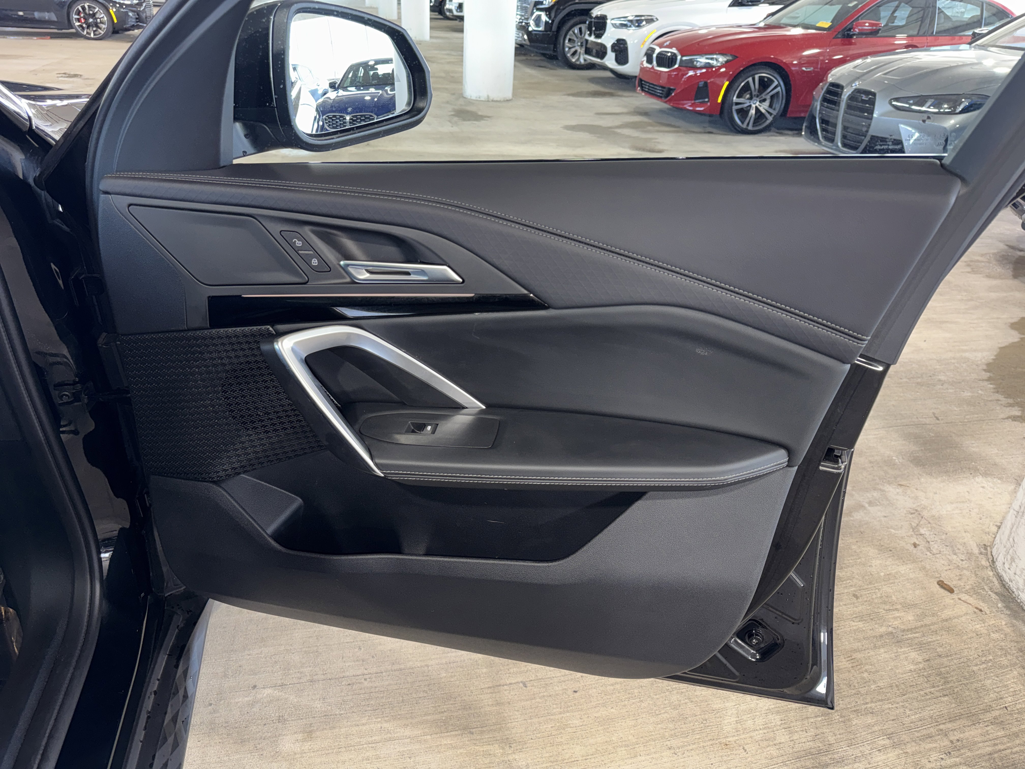 Certified 2025 BMW X2 xDrive28i image 9