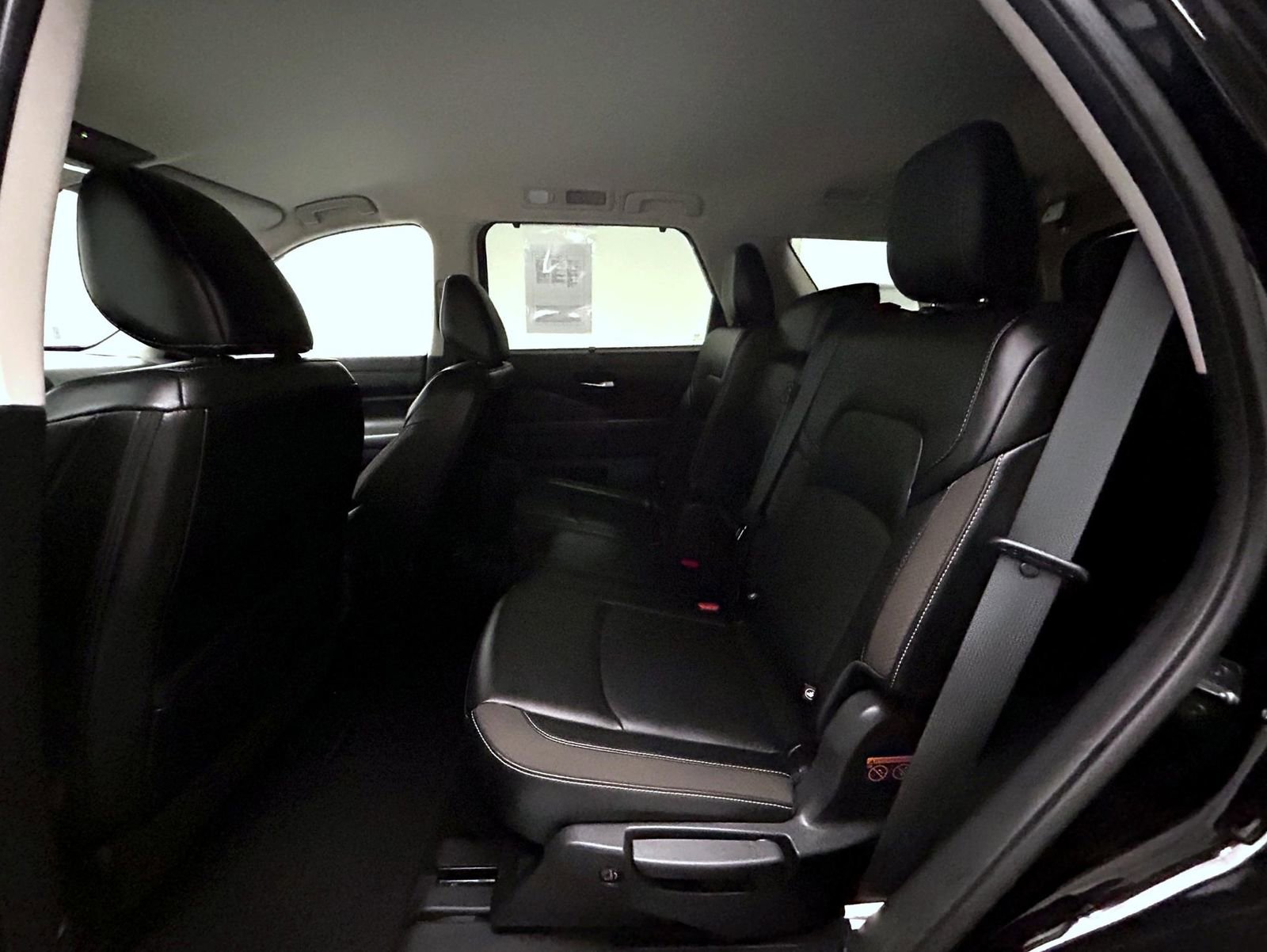 Used 2023 Nissan Pathfinder SL image 18