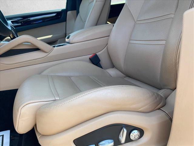 Used 2021 Porsche Cayenne Coupe AWD/4WD image 17