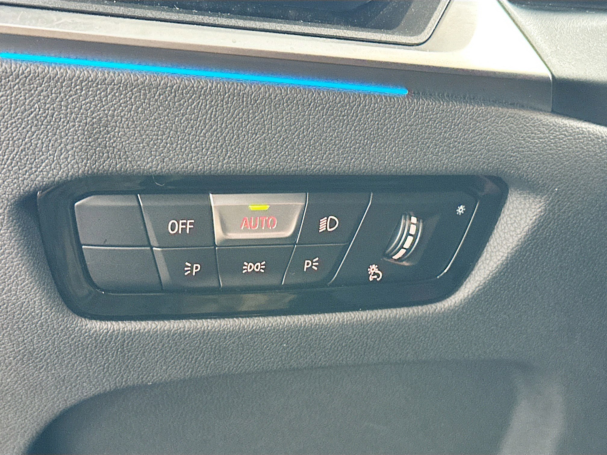 Used 2023 BMW 330e 330e w/ Premium Package image 10