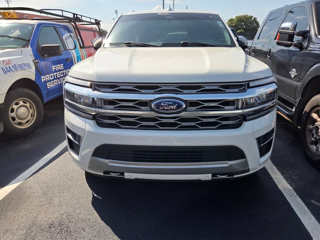 Used 2024 Ford Expedition Platinum AWD/4WD image 4