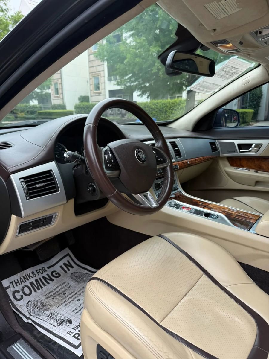 Used 2015 Jaguar XF Sport RWD image 14