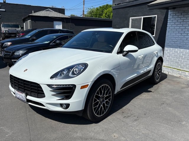 Used 2018 Porsche Macan AWD/4WD image 16