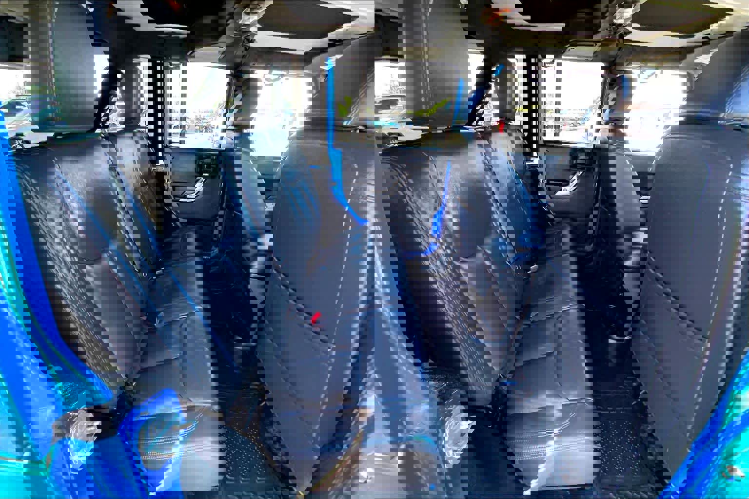 Used 2015 Jeep Wrangler Unlimited Sahara w/ Connectivity Group image 18