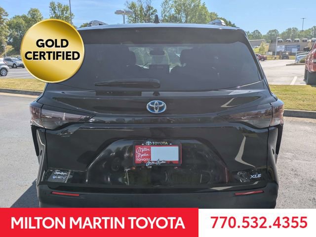 Certified 2025 Toyota Sienna XLE FWD image 5