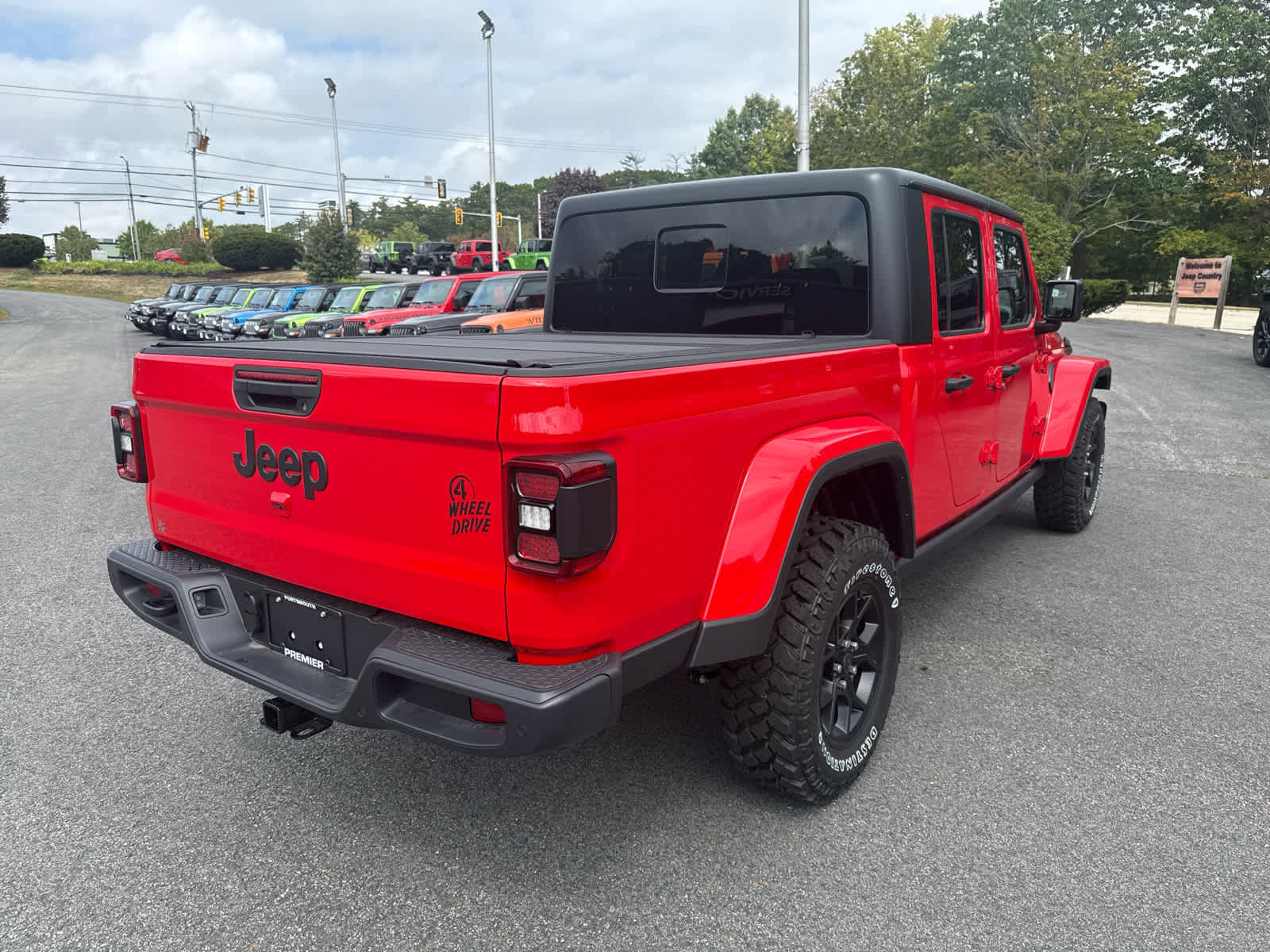 New 2025 Jeep Gladiator Sport image 7
