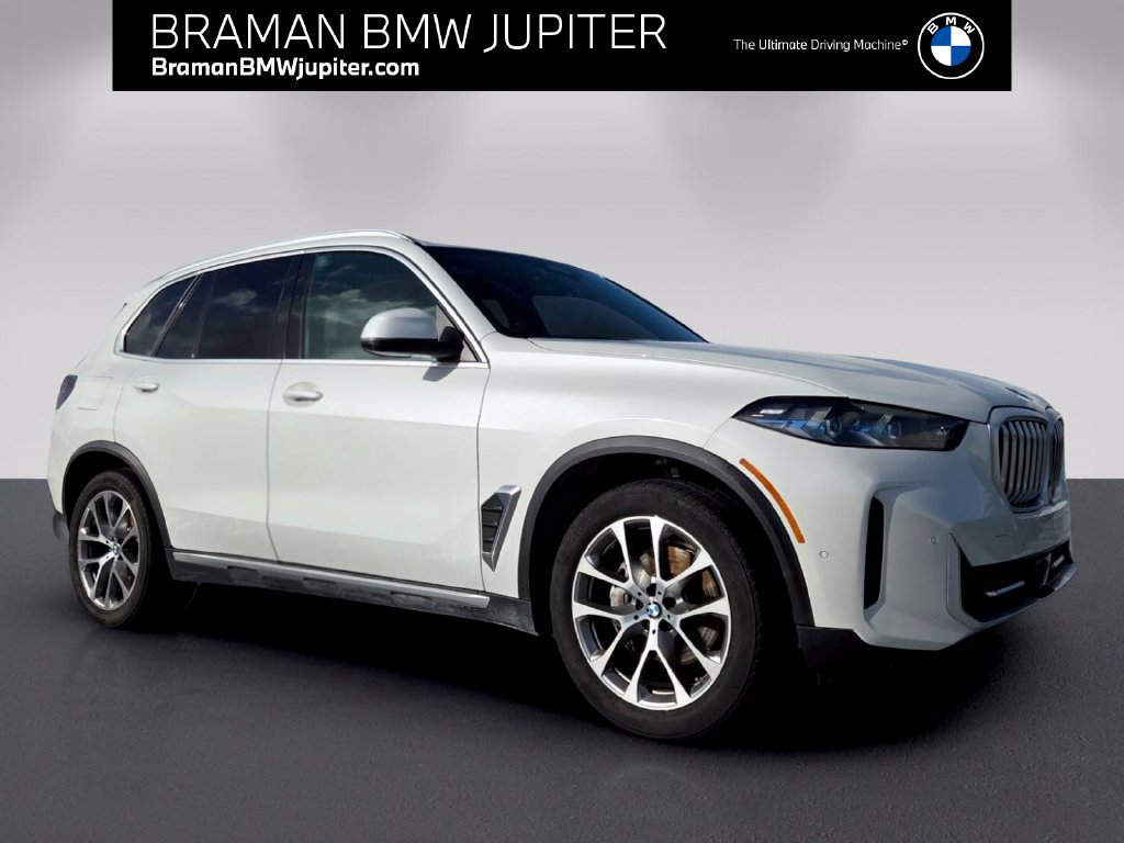 Certified 2024 BMW X5 xDrive40i w/ Premium Package AWD/4WD image 1