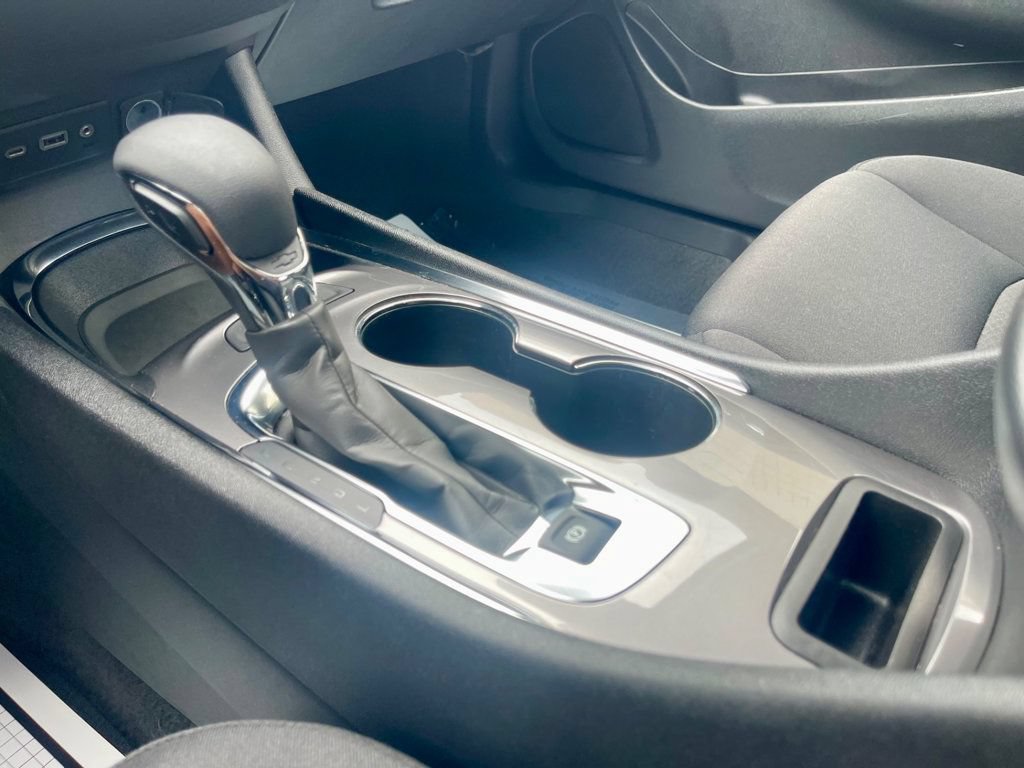Used 2025 Chevrolet Malibu LT FWD image 13