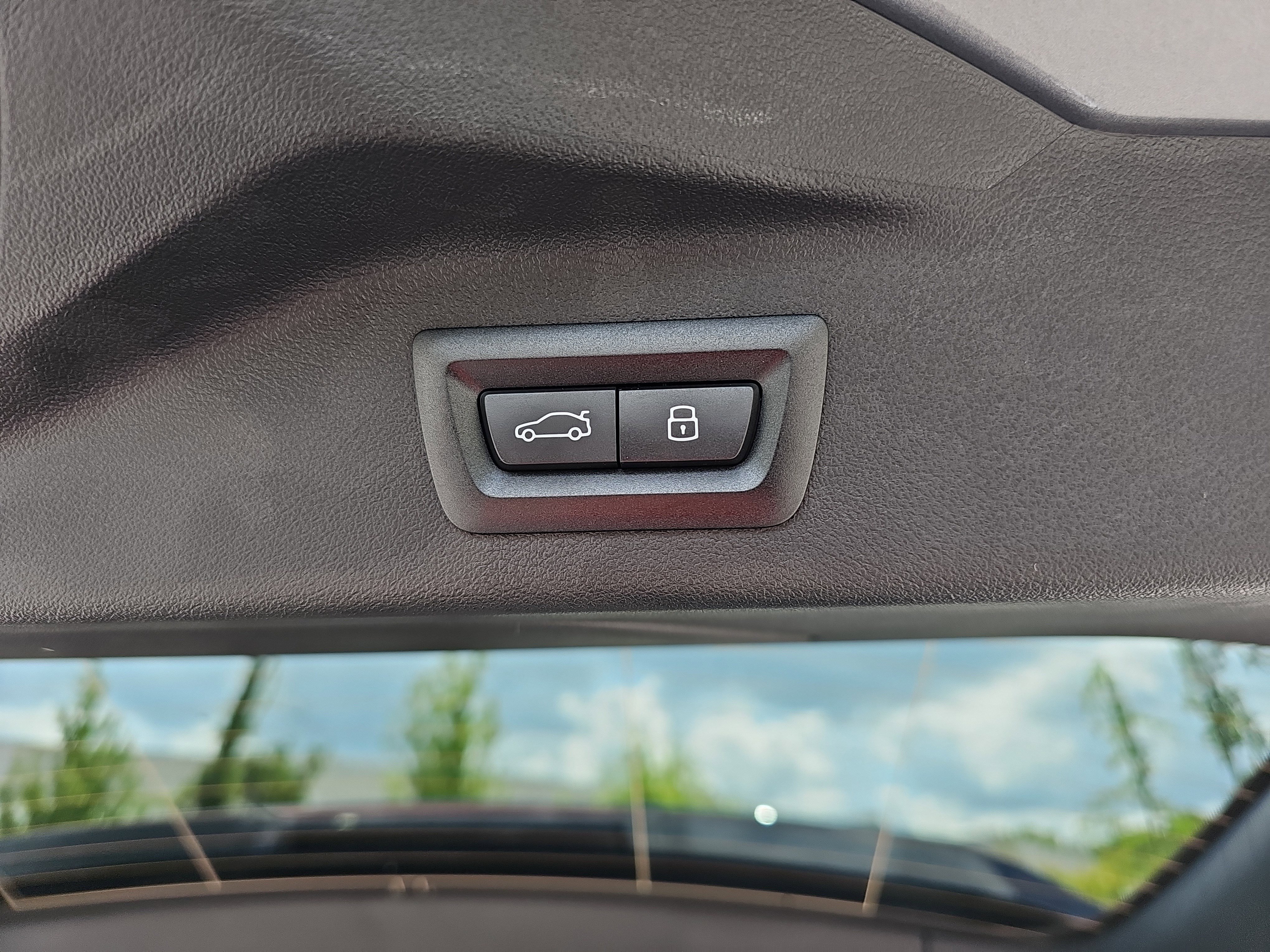 New 2026 BMW X7 xDrive40i w/ Premium Package image 14
