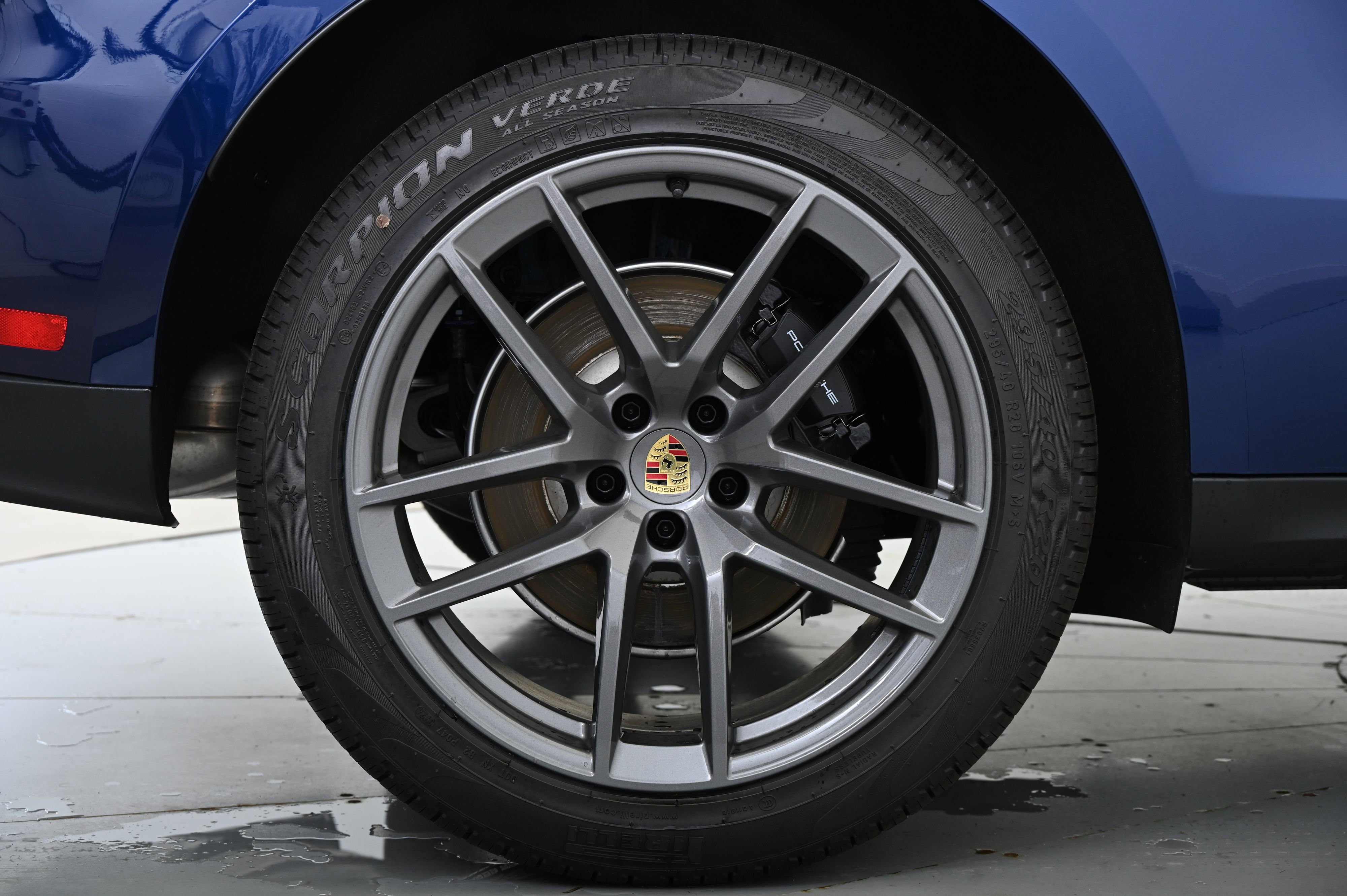 Certified 2025 Porsche Macan image 17