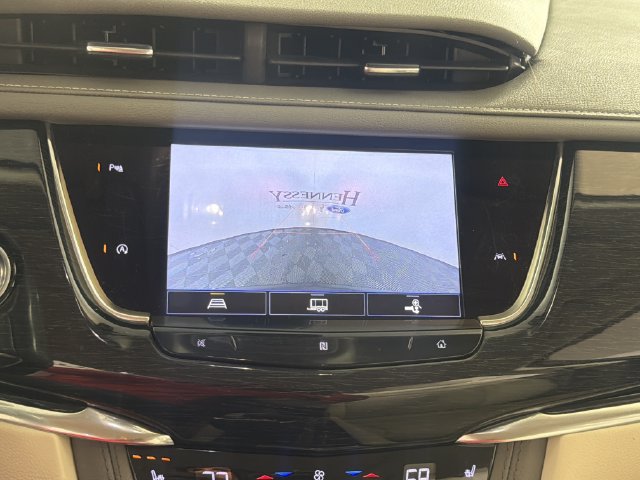 Used 2021 Cadillac XT6 Premium Luxury FWD image 2