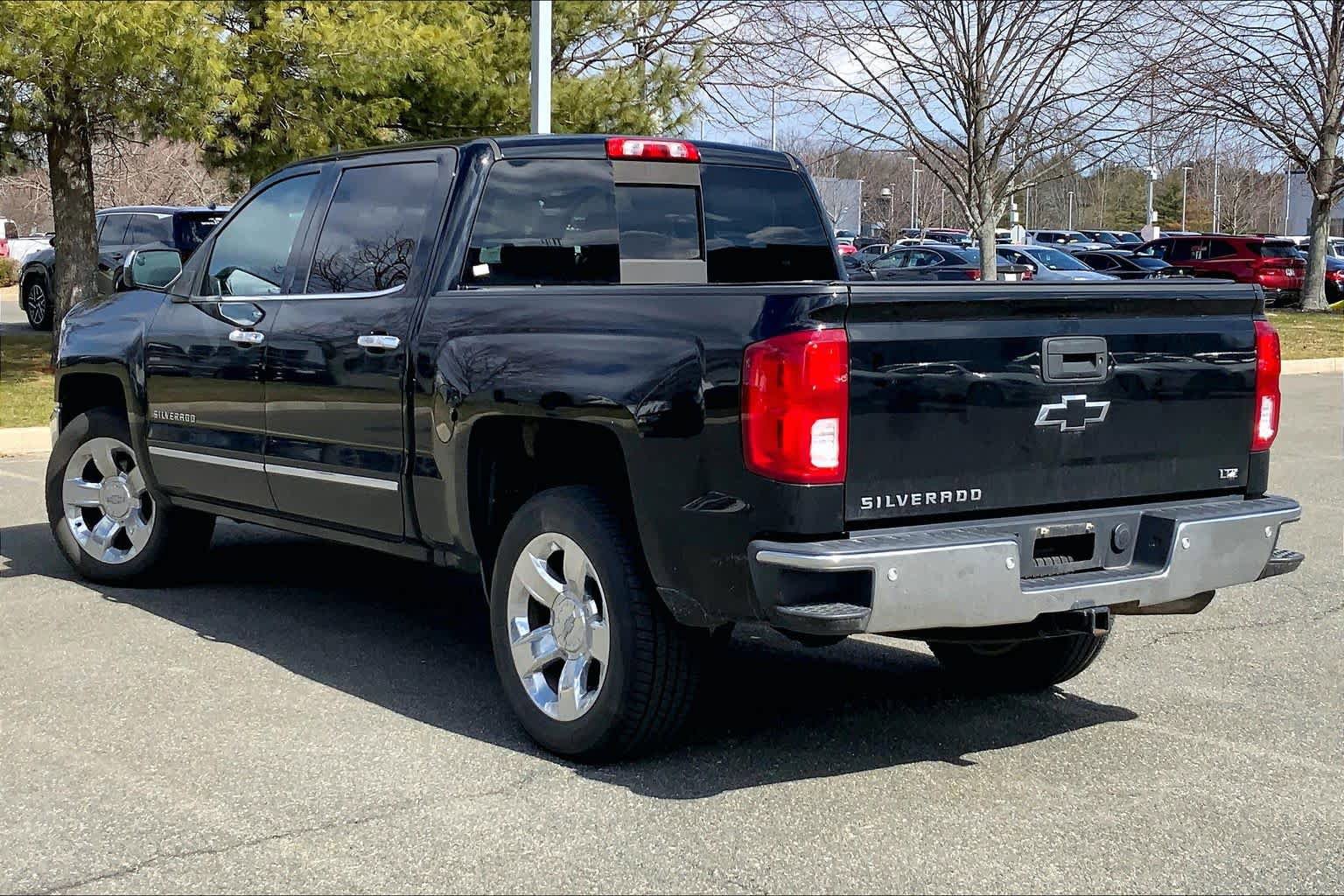 Used 2018 Chevrolet Silverado 1500 LTZ w/ Sport Package AWD/4WD image 12