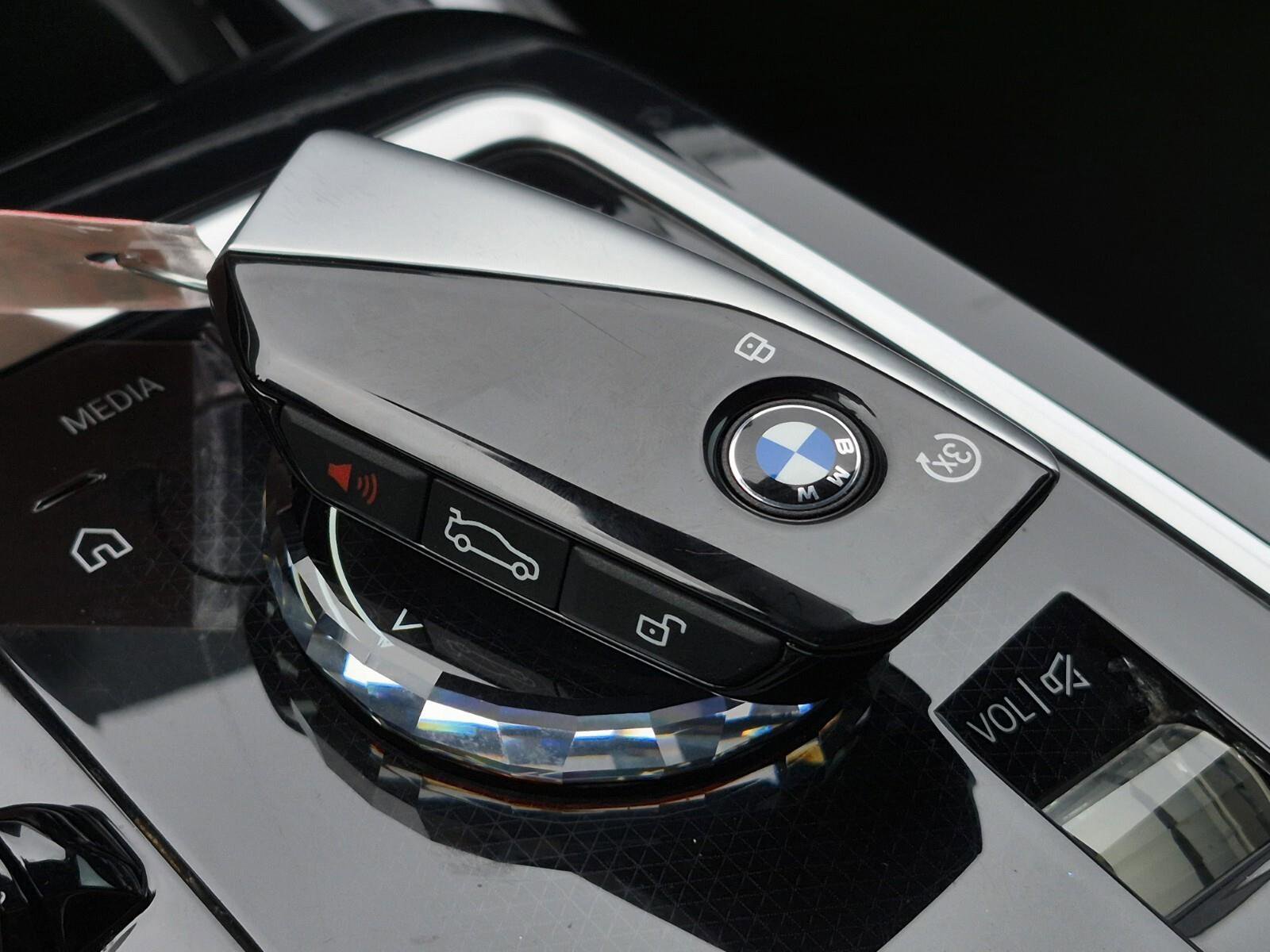 Certified 2024 BMW 740i RWD image 37