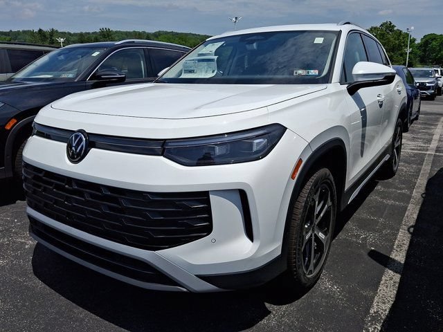 Certified 2026 Volkswagen Tiguan SE AWD/4WD image 3