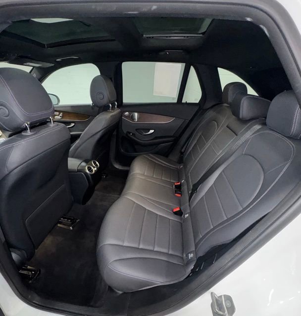 Used 2020 Mercedes-Benz GLC 300 4MATIC image 12
