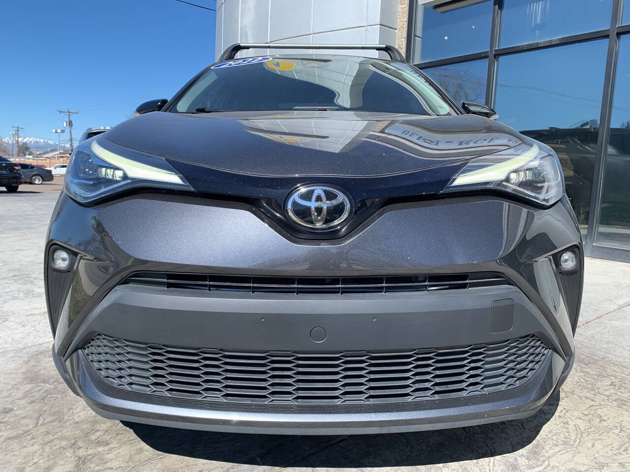 Used 2022 Toyota C-HR Limited FWD image 2