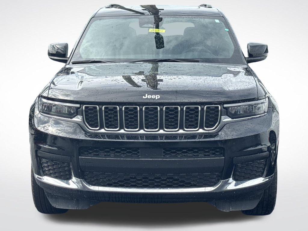 Used 2025 Jeep Grand Cherokee L Laredo w/ Trailer Tow Package AWD/4WD image 3