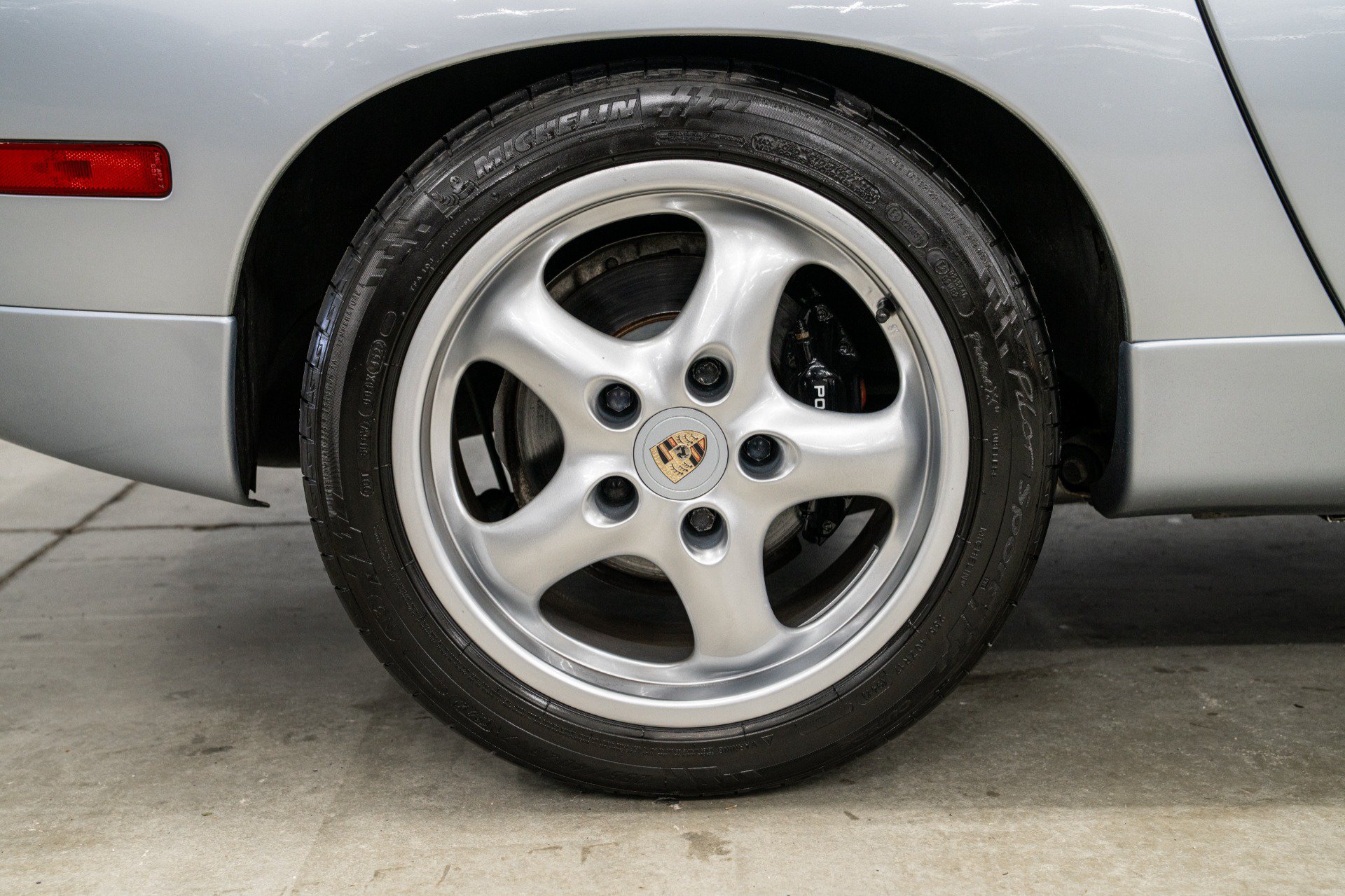 Used 1994 Porsche 928 GTS RWD image 35