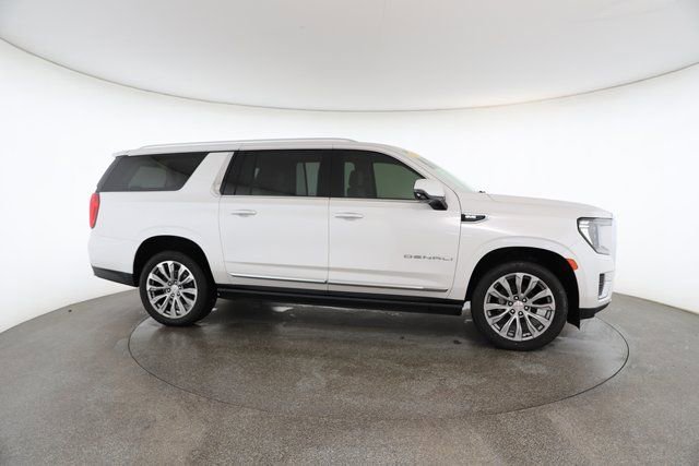 Used 2023 GMC Yukon XL Denali image 23