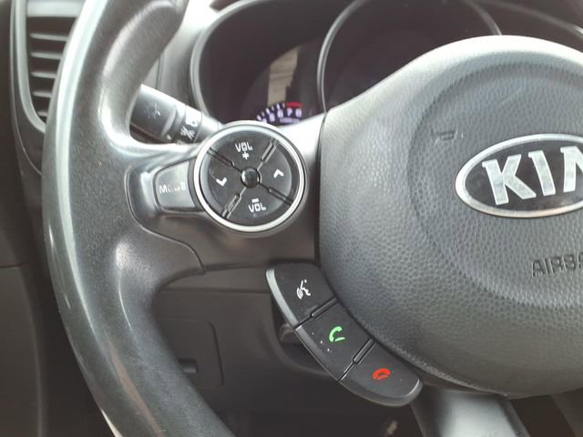Used 2017 Kia Soul + FWD image 21