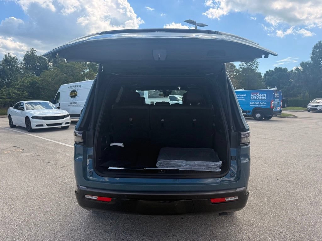 New 2026 Jeep Grand Wagoneer Summit AWD/4WD image 44