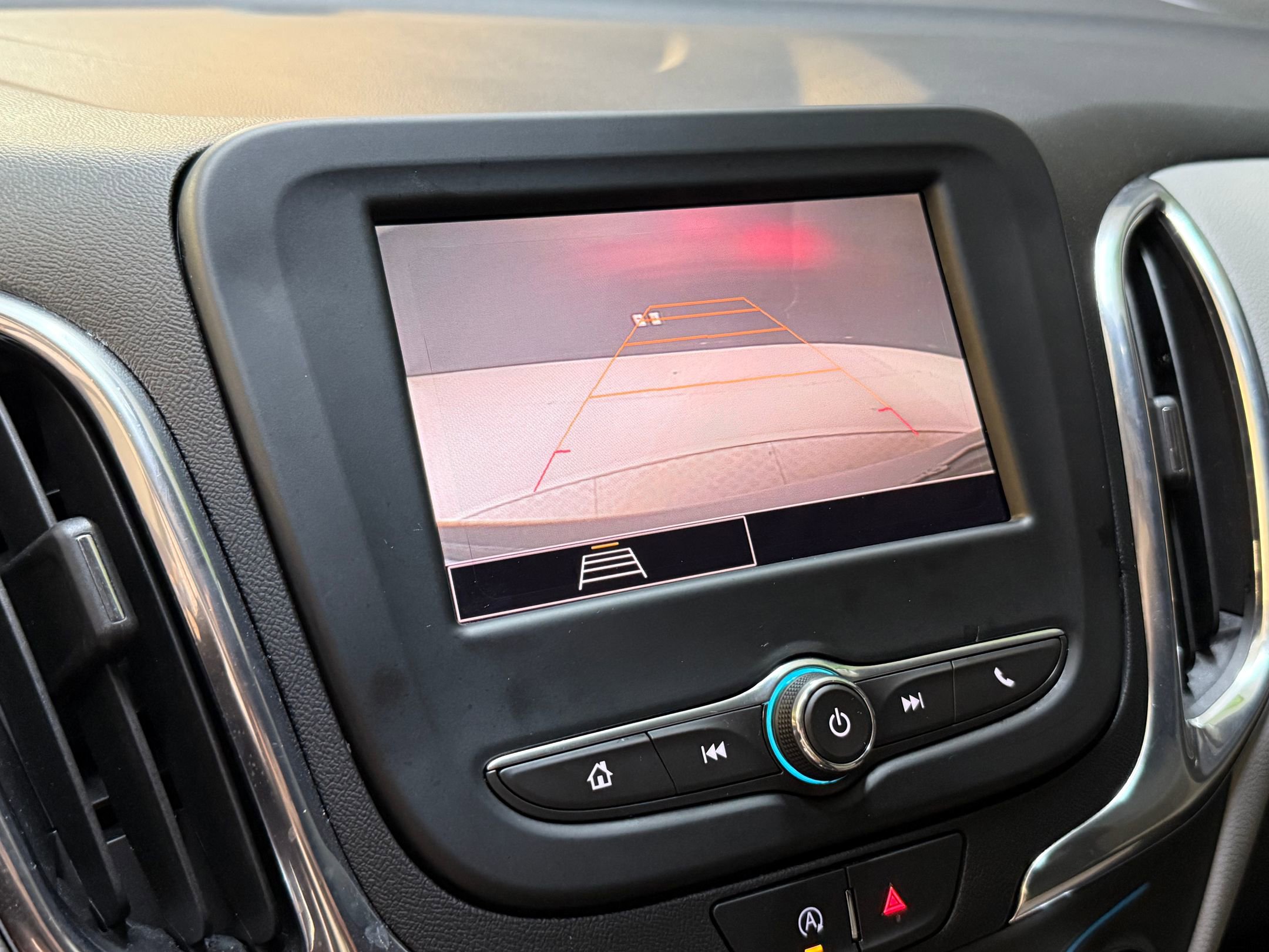 Used 2023 Chevrolet Equinox LS image 26