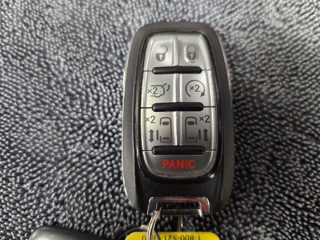 Used 2020 Chrysler Pacifica Touring-L Plus FWD image 33