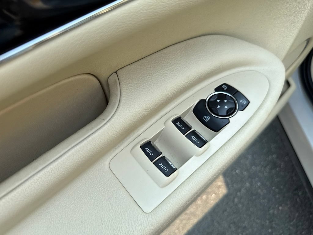 Used 2019 Lincoln MKT AWD image 29