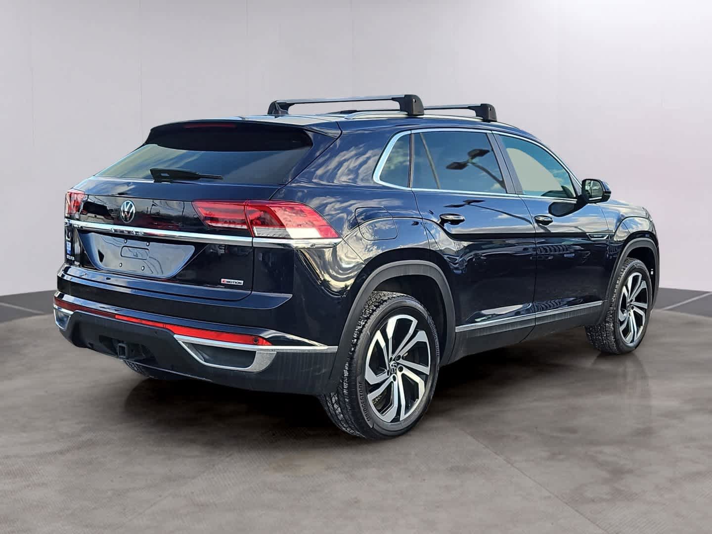 Used 2022 Volkswagen Atlas Cross Sport SEL AWD/4WD image 4