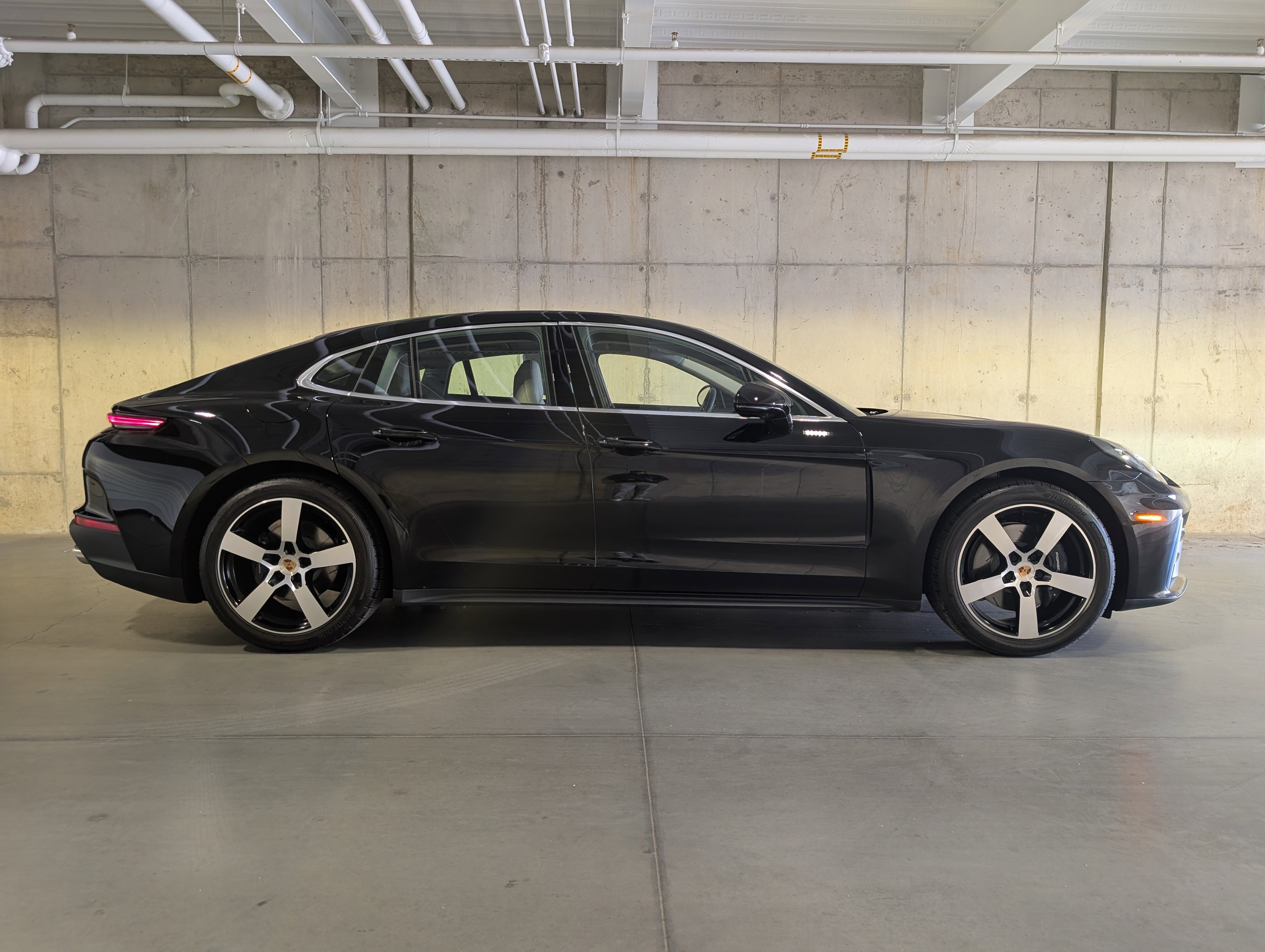 Certified 2025 Porsche Panamera 4 image 10