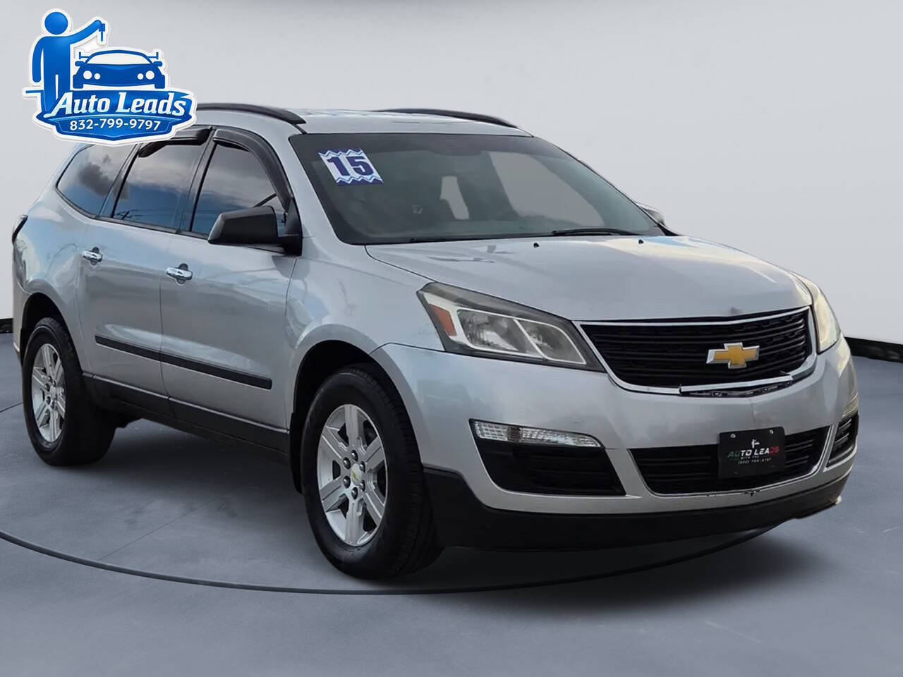 Used 2015 Chevrolet Traverse LS FWD image 2