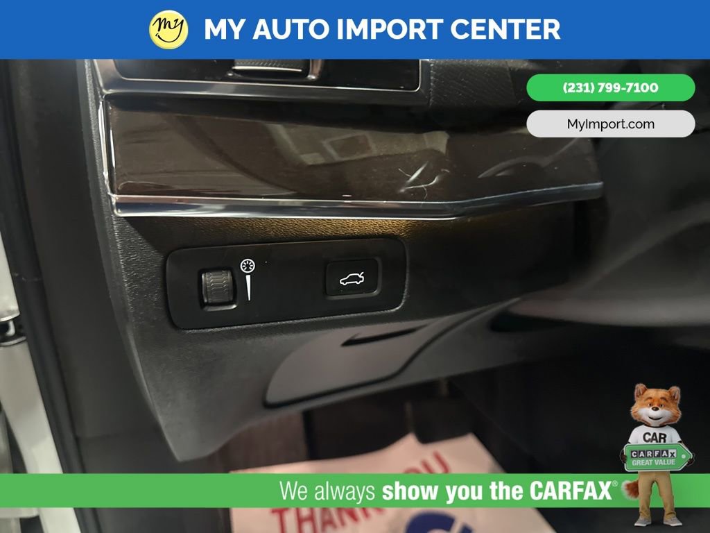 Used 2017 Volvo XC90 T6 Momentum w/ Momentum Plus Package image 15