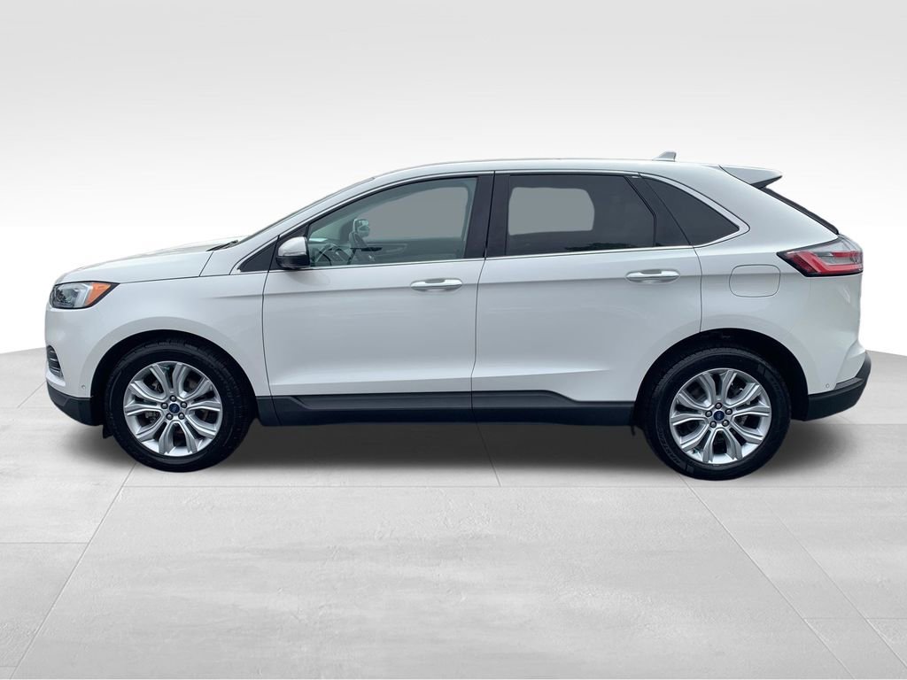 Used 2020 Ford Edge Titanium w/ Equipment Group 301A FWD image 2