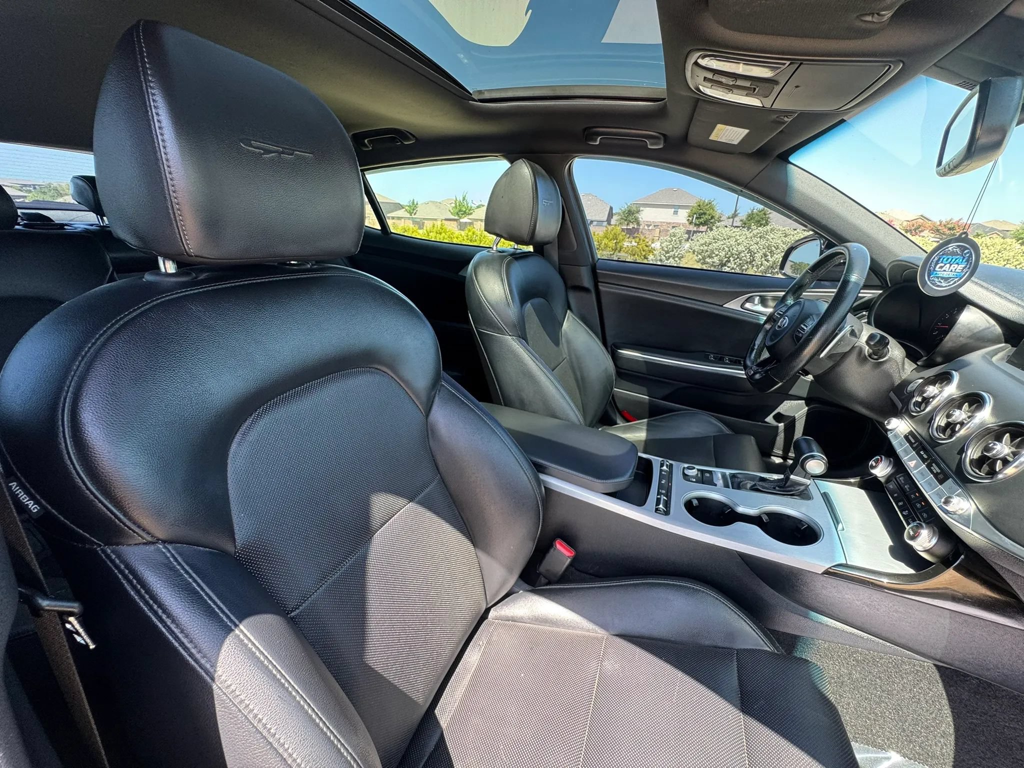 Used 2018 Kia Stinger GT1 AWD/4WD image 37