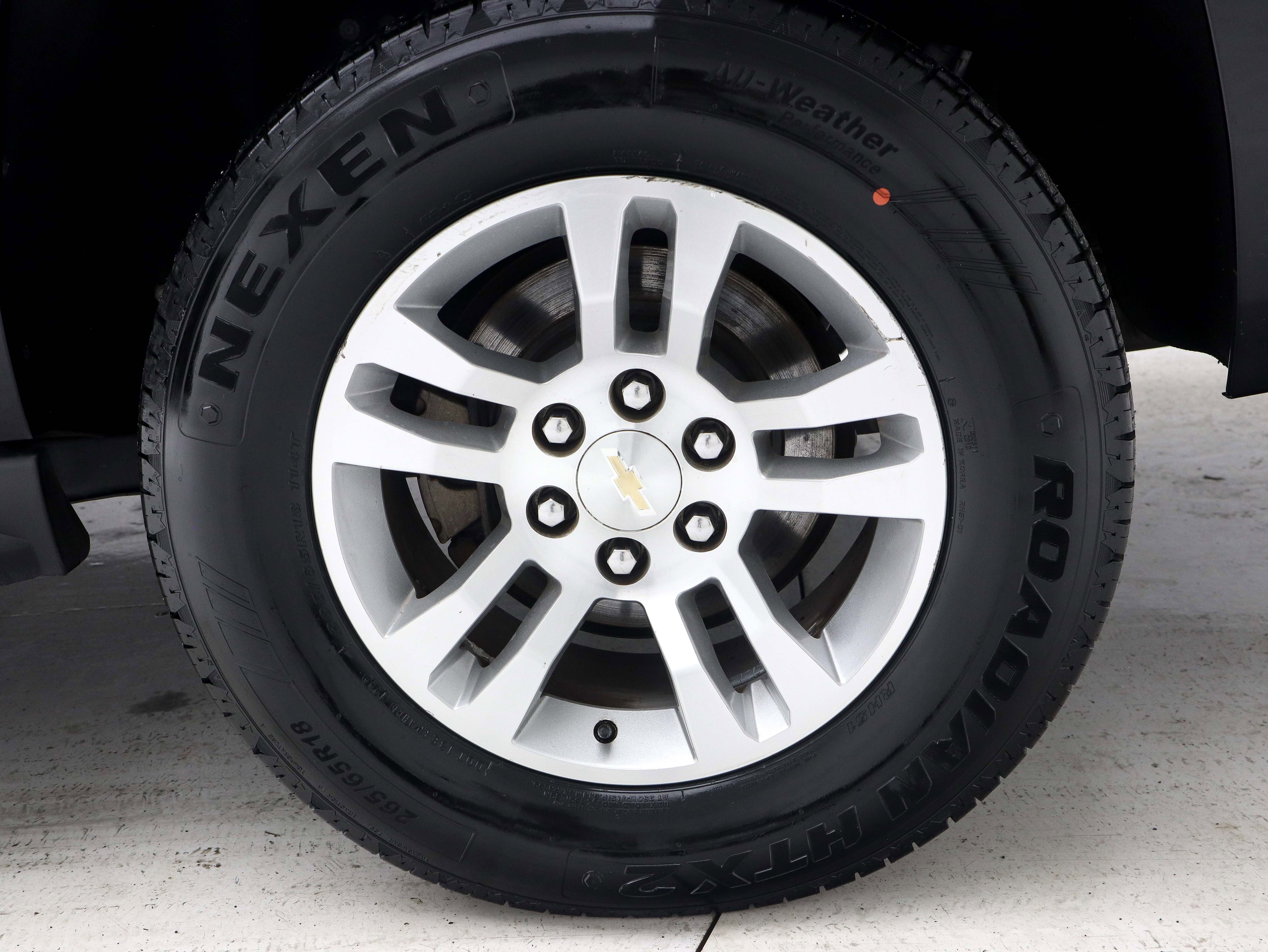 Used 2018 Chevrolet Suburban LS w/ Skid Plate Package image 31