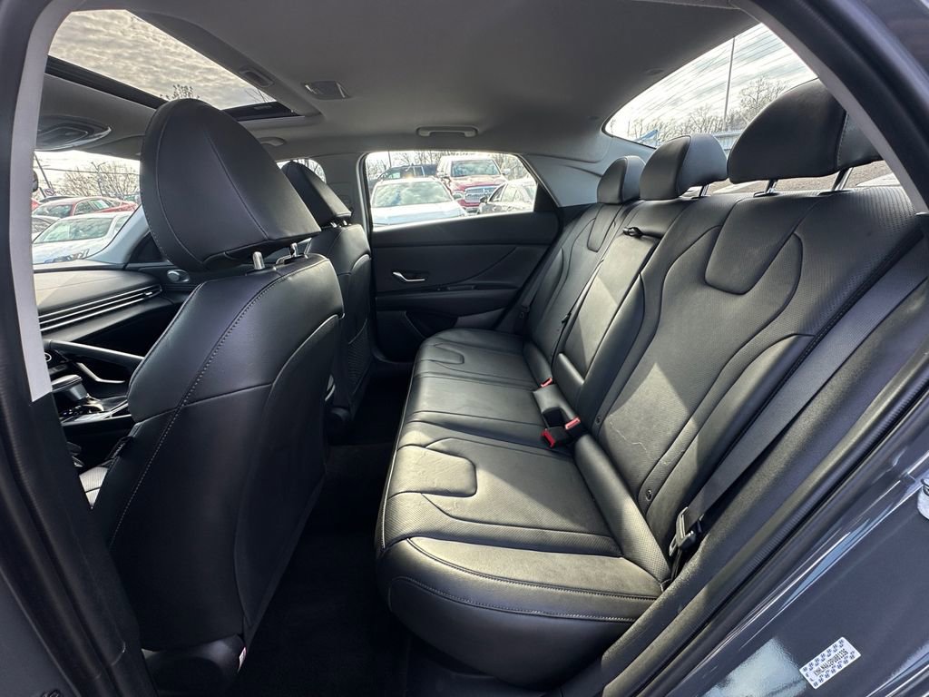 Used 2023 Hyundai Elantra Limited w/ Preferred Accessory Package image 24