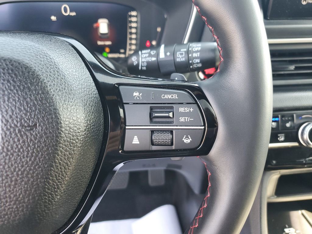 Used 2025 Honda Pilot Black Edition image 27