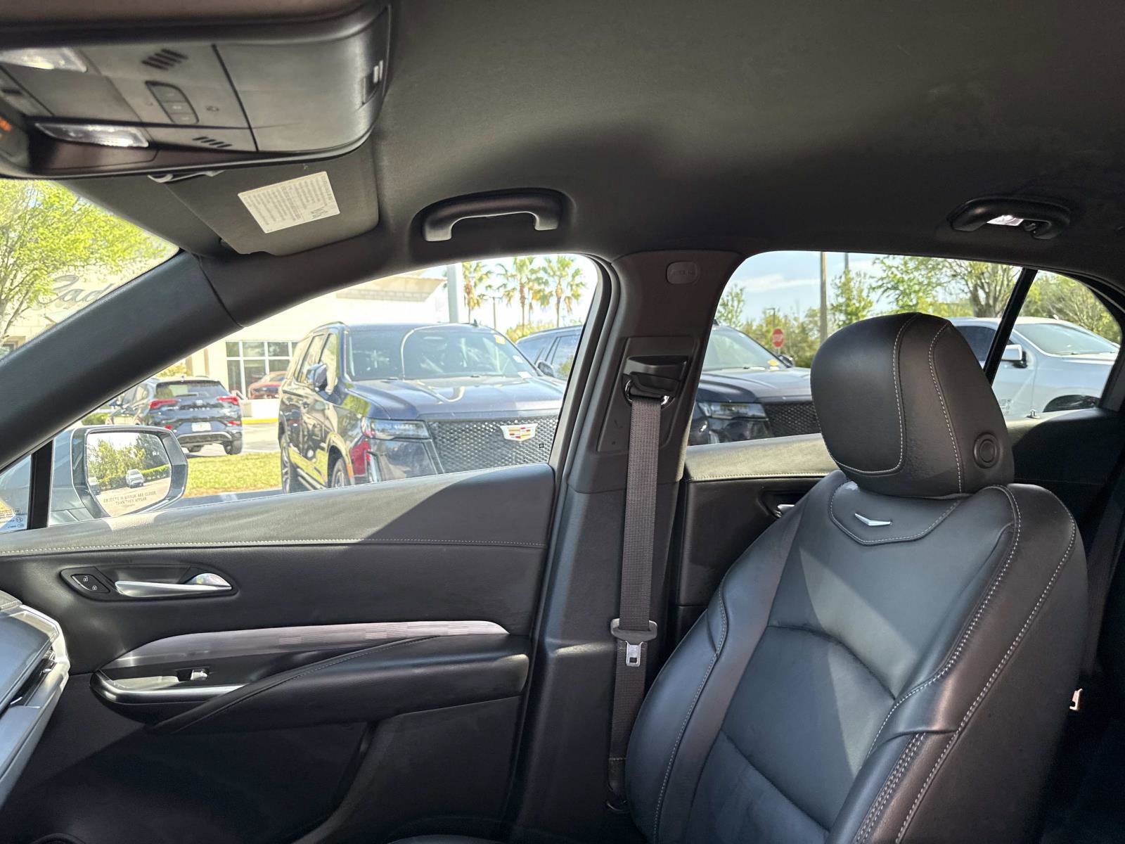 Used 2025 Cadillac XT4 Premium Luxury FWD image 23