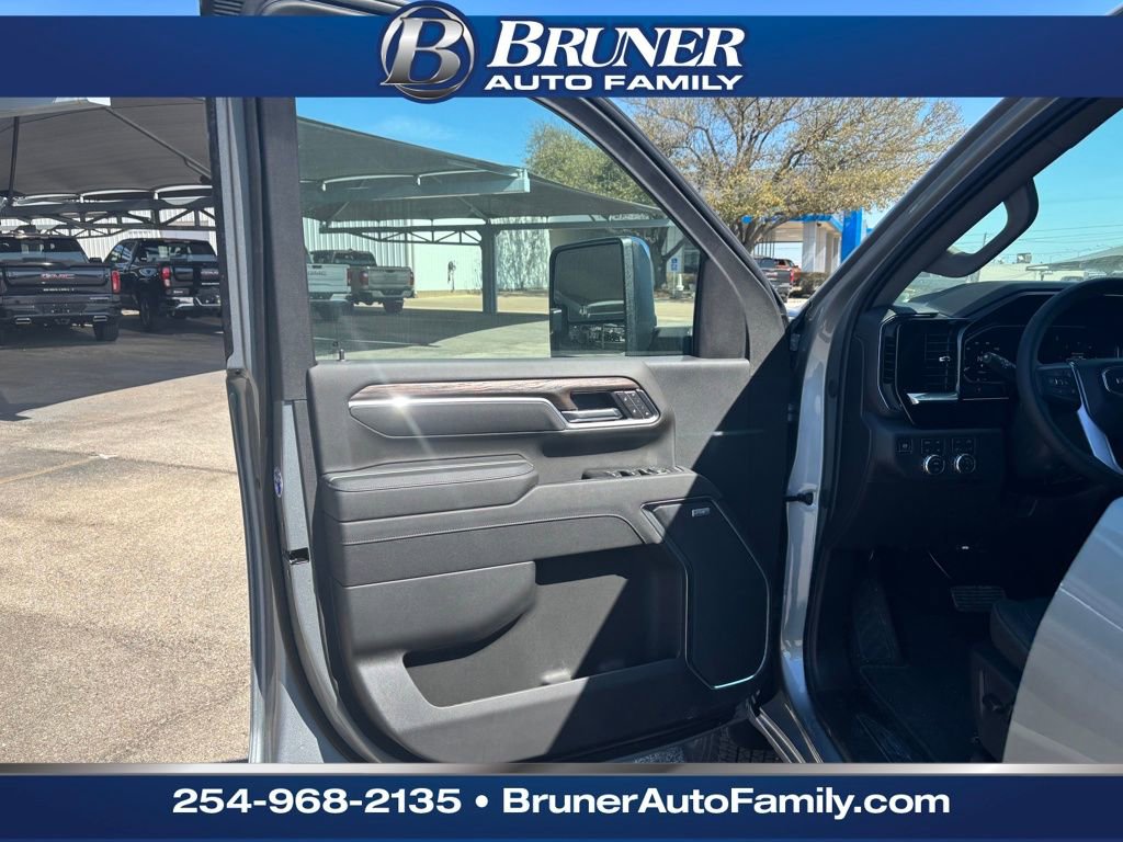 New 2026 GMC Sierra 3500 SLT w/ SLT Convenience Package image 12