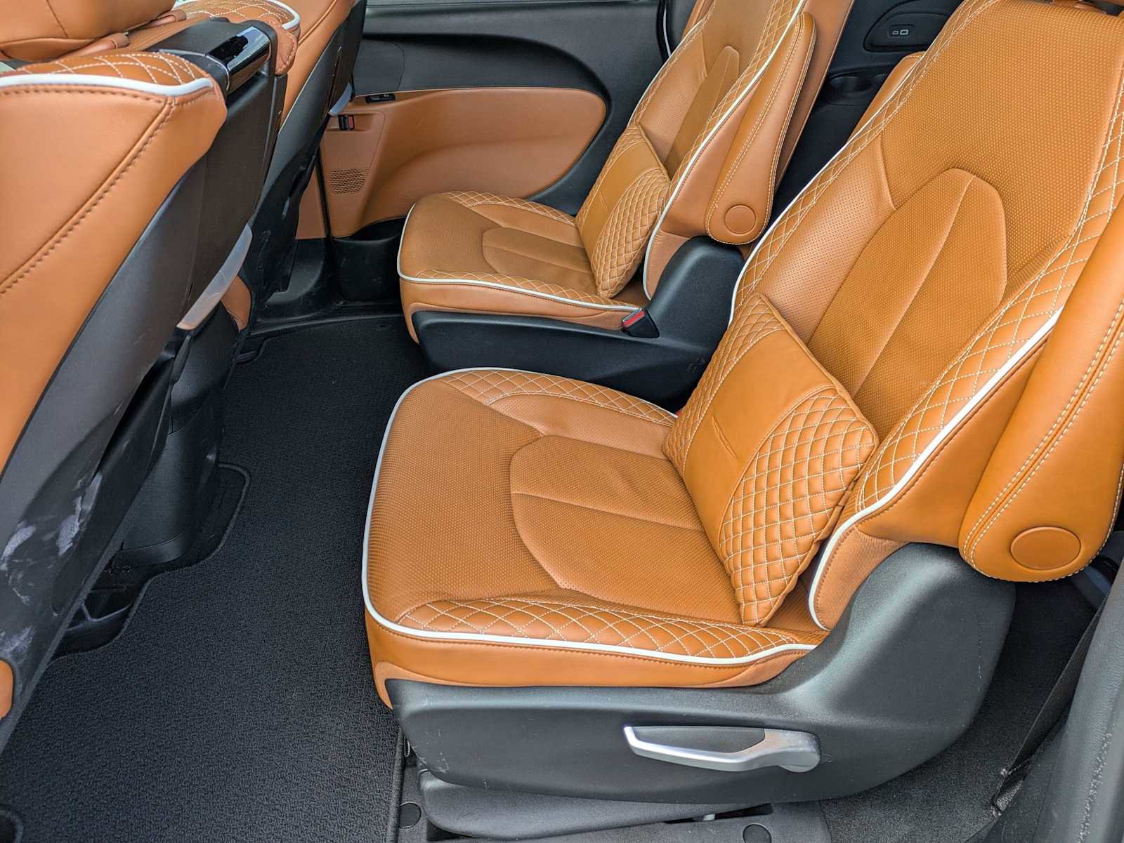 Used 2024 Chrysler Pacifica Pinnacle image 19