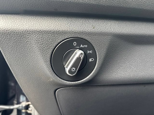 Used 2024 Volkswagen Jetta SE FWD image 17