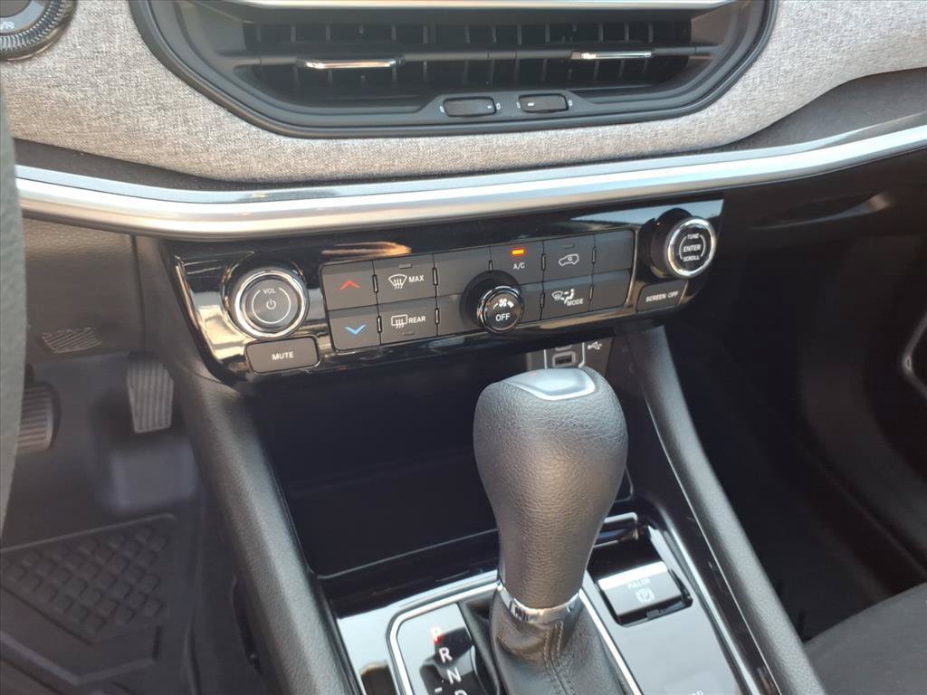 Used 2025 Jeep Compass Sport AWD/4WD image 22
